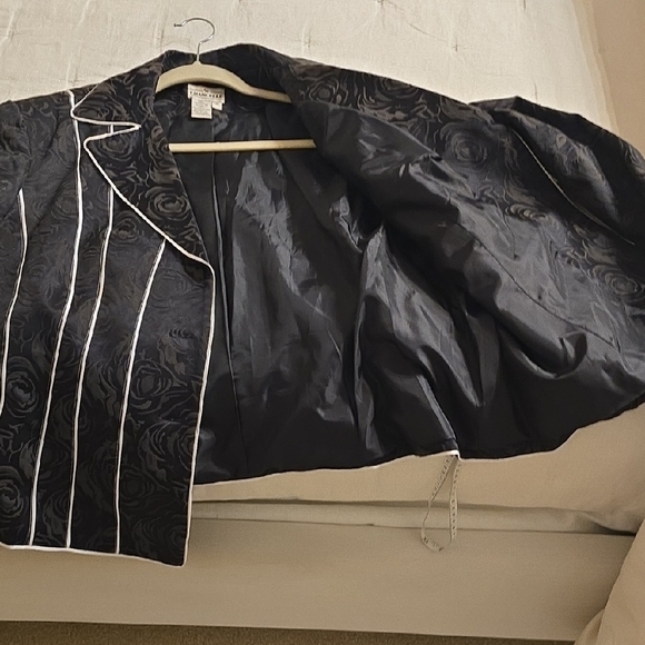 Black Tailored Pinstripe Suit Jacket - Picture 14 of 14